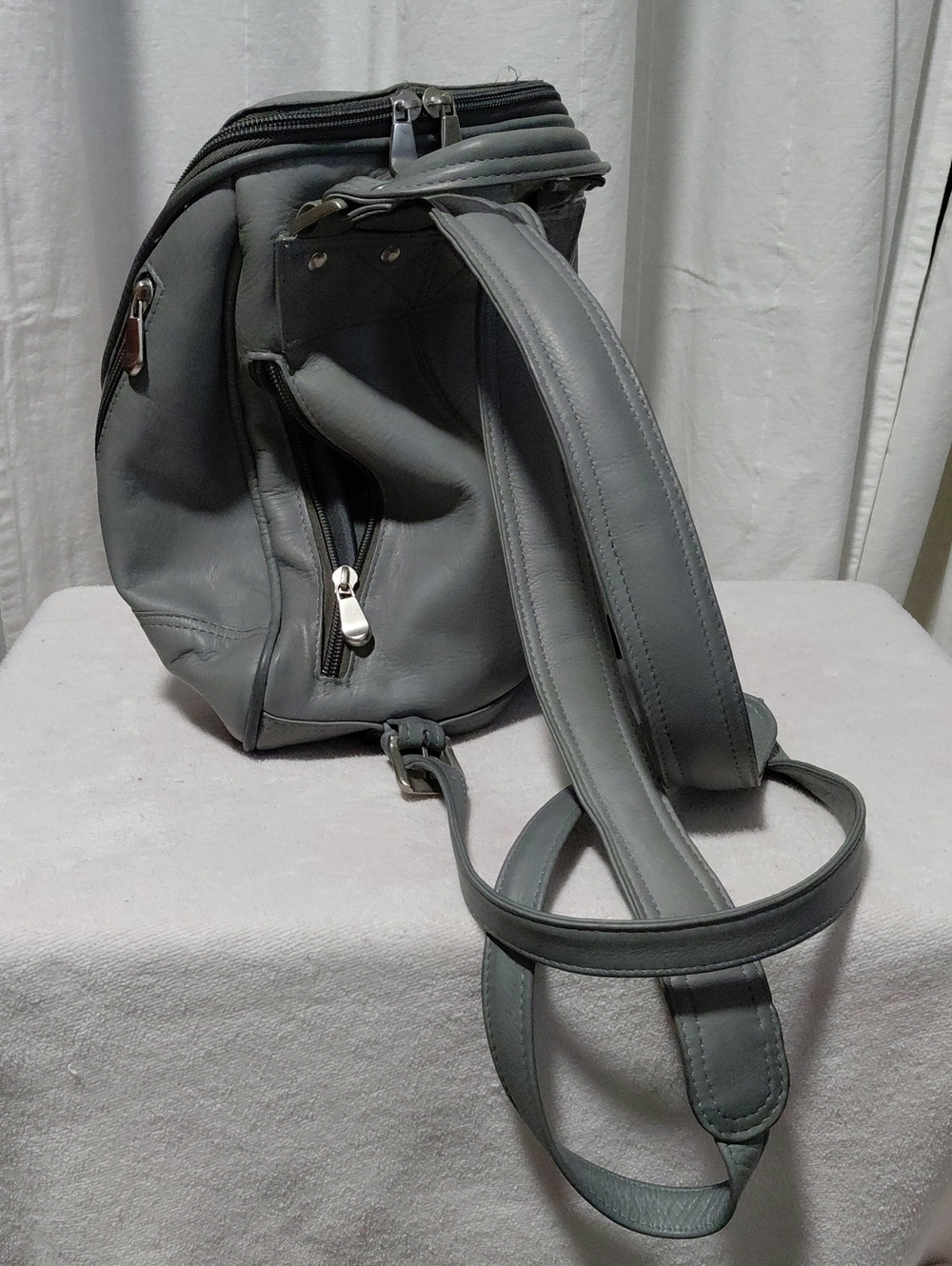 Le Donne Gray Leather Crossbody Backpack
